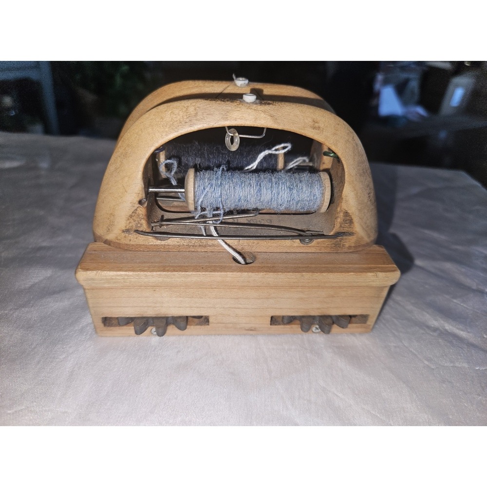 Vintage Maple Wood Textile Battens Shuttle & Bobbin 5x4x3 - Picture 5 of 6